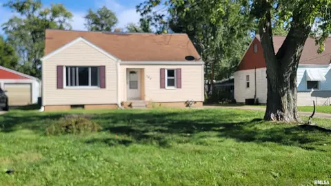 104 Stahl Ave, Washington, IL 61571