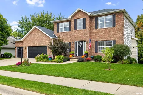 2025 W Leyna Dr, Dunlap, IL 61525