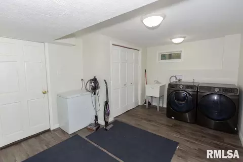 1004 S Main St, Eureka, IL 61530 photo 20