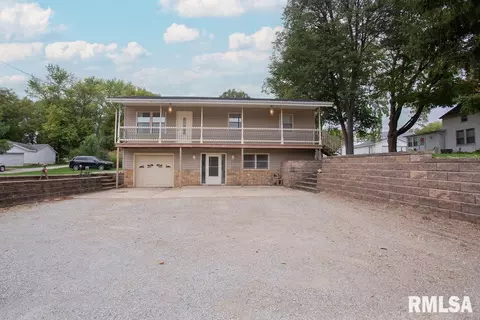 1004 S Main St, Eureka, IL 61530 photo 3