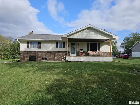 301 Main St, Farmington, IL 61531