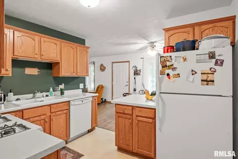 121 Easy St, Washington, IL 61571 photo 13