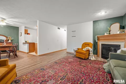 121 Easy St, Washington, IL 61571 photo 9
