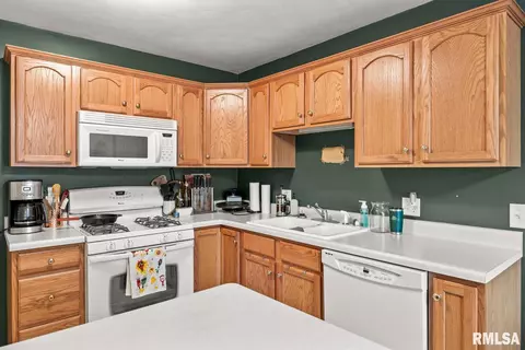 121 Easy St, Washington, IL 61571 photo 12