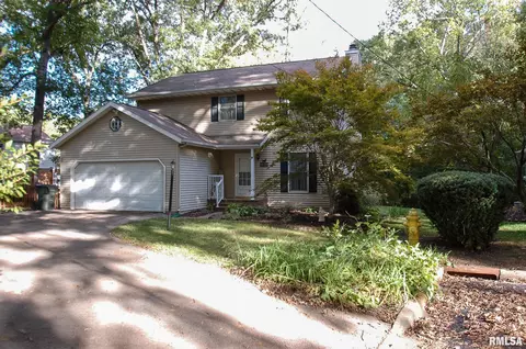 104 Edgewood Ct, East Peoria, IL 61611