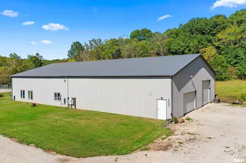 23434 E Us Hwy 24, Lewistown, IL 61542