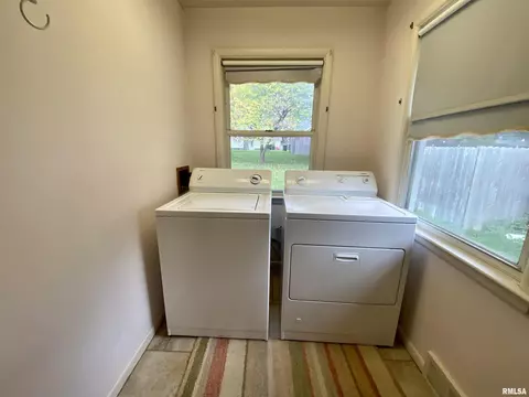 711 E Willcox Ave, Peoria, IL 61603 photo 9