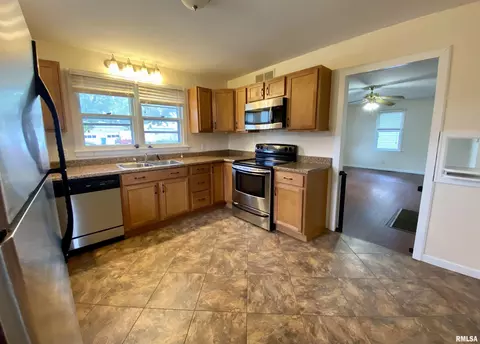 1010 E Ash St, Macomb, IL 61455 photo 7