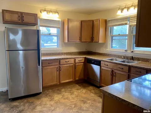 1010 E Ash St, Macomb, IL 61455 photo 8