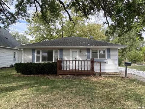 1010 E Ash St, Macomb, IL 61455 photo 2