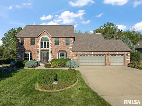 609 Mayfair Ct, Germantown Hills, IL 61548