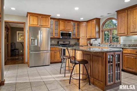 609 Mayfair Ct, Germantown Hills, IL 61548 photo 17