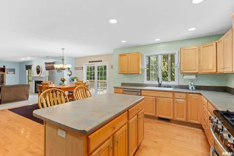 2208 W Brooklyn Pl, Dunlap, IL 61525 photo 7