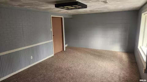 Bedroom - 2108 E Cornell St, Peoria, IL 61614 photo 6 of 8
