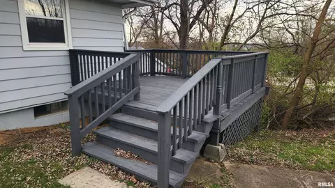 Exterior - 2108 E Cornell St, Peoria, IL 61614 photo 8 of 11