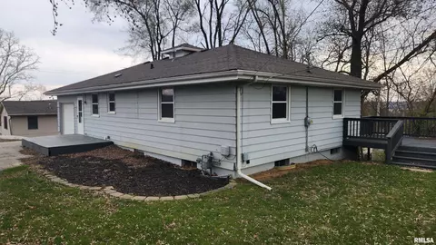 Exterior - 2108 E Cornell St, Peoria, IL 61614 photo 10 of 11