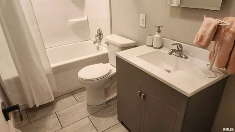 Bath - 2108 E Cornell St, Peoria, IL 61614 photo 1 of 3