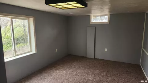 Bedroom - 2108 E Cornell St, Peoria, IL 61614 photo 5 of 8