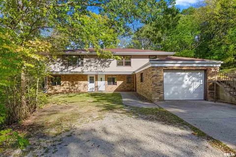 1316 N Paradise Dr, Metamora, IL 61548