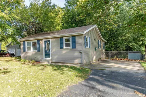403 Hope St, Washington, IL 61571