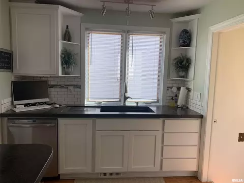 920 Elmhurst Ave, Peoria, IL 61603 photo 15