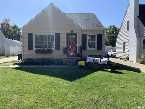 920 Elmhurst Ave, Peoria, IL 61603