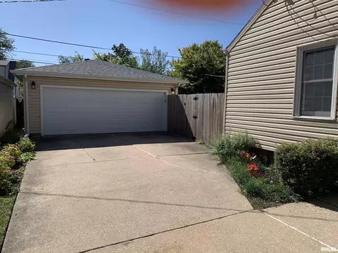 920 Elmhurst Ave, Peoria, IL 61603 photo 41