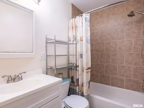 801 Eldridge St, Washington, IL 61571 photo 32