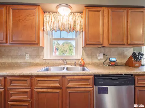 801 Eldridge St, Washington, IL 61571 photo 25