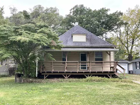 5523 N Humboldt Ave, Peoria, IL 61614