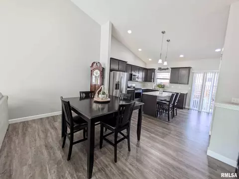 1461 Eagle Ave, Washington, IL 61571 photo 14