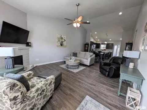 1461 Eagle Ave, Washington, IL 61571 photo 5