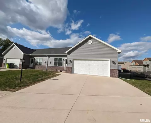 1461 Eagle Ave, Washington, IL 61571 photo 2