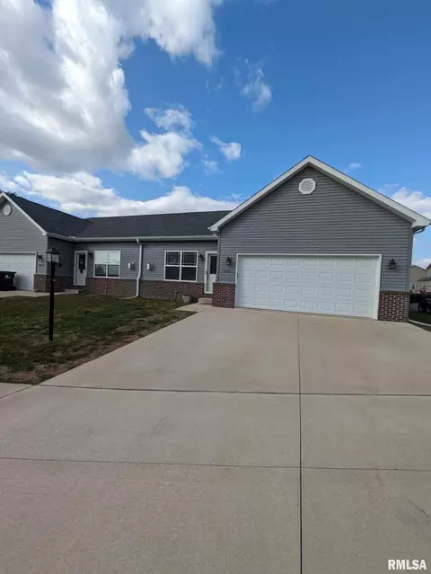 1461 Eagle Ave, Washington, IL 61571 photo 4