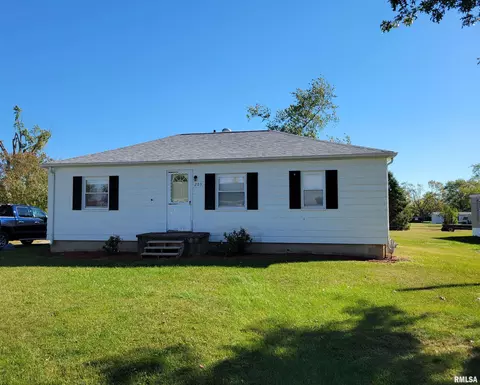 203 S E St, La Harpe, IL 61450