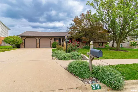 30 Lincoln Ct, Morton, IL 61550