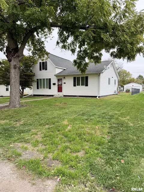 415 N Logan St, Mason City, IL 62664