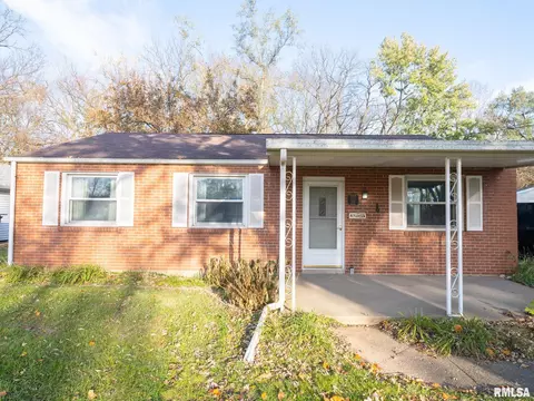 315 St Clair Dr, Marquette Heights, IL 61554