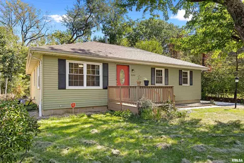 2204 N Ardell Pl, Peoria, IL 61604
