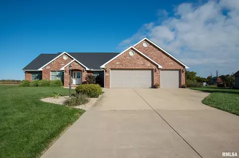 8111 W Thorngate Dr, Mapleton, IL 61547