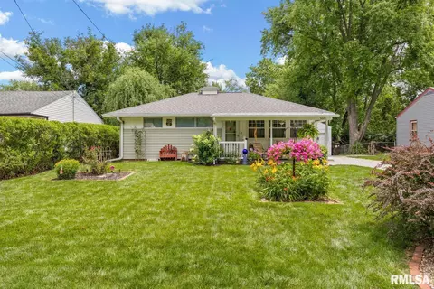 5026 N Renwood Ave, Peoria, IL 61614