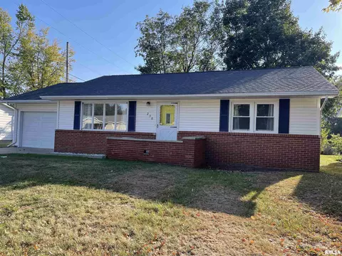 250 W Hess St, Bushnell, IL 61422