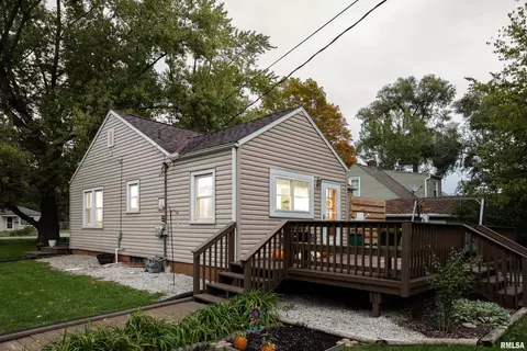 3202 W Farmington Rd, Peoria, IL 61604