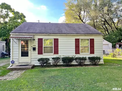 1721 N Bourland Ave, Peoria, IL 61606