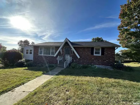 1431 Joseph St, Macomb, IL 61455
