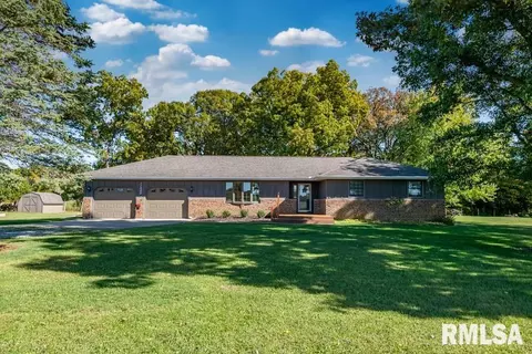 11520 S Romine Rd, Canton, IL 61520