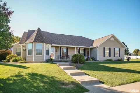 614 N Fairground Way, Elmwood, IL 61529