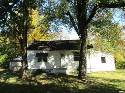 13472 E Duncan Mills St, Lewistown, IL 61542