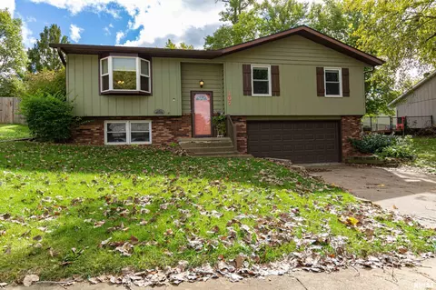 107 Dillon Rd, Marquette Heights, IL 61554