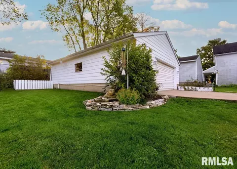709 S Main St, Eureka, IL 61530 photo 46